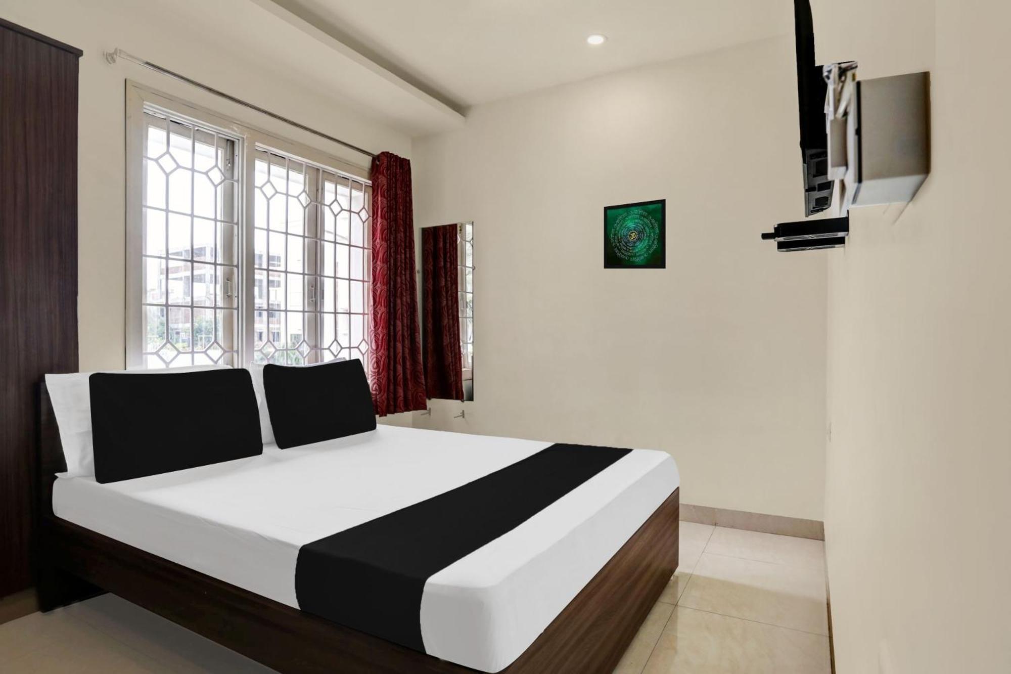 Super Hotel O Ashok Nagar Near Jntu College Kākināda Extérieur photo